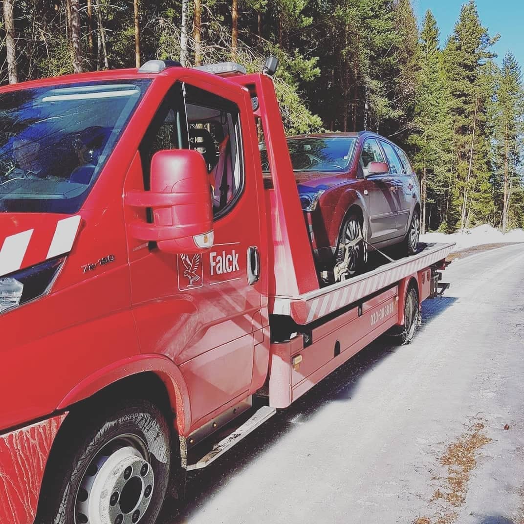 Bil bärgad av Malmbärgarna